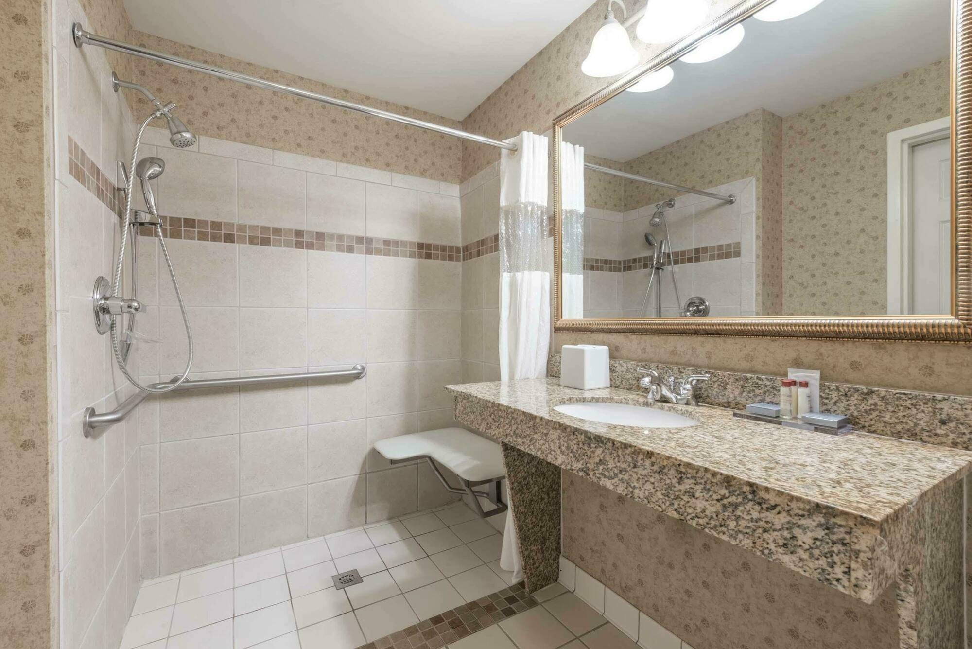 Holiday Inn Cleveland By Ihg Buitenkant foto